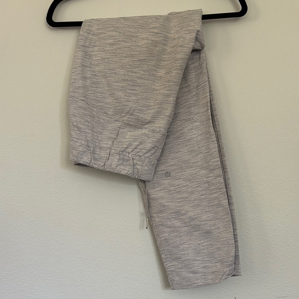 Lululemon - On the Fly Jogger Pant - 6